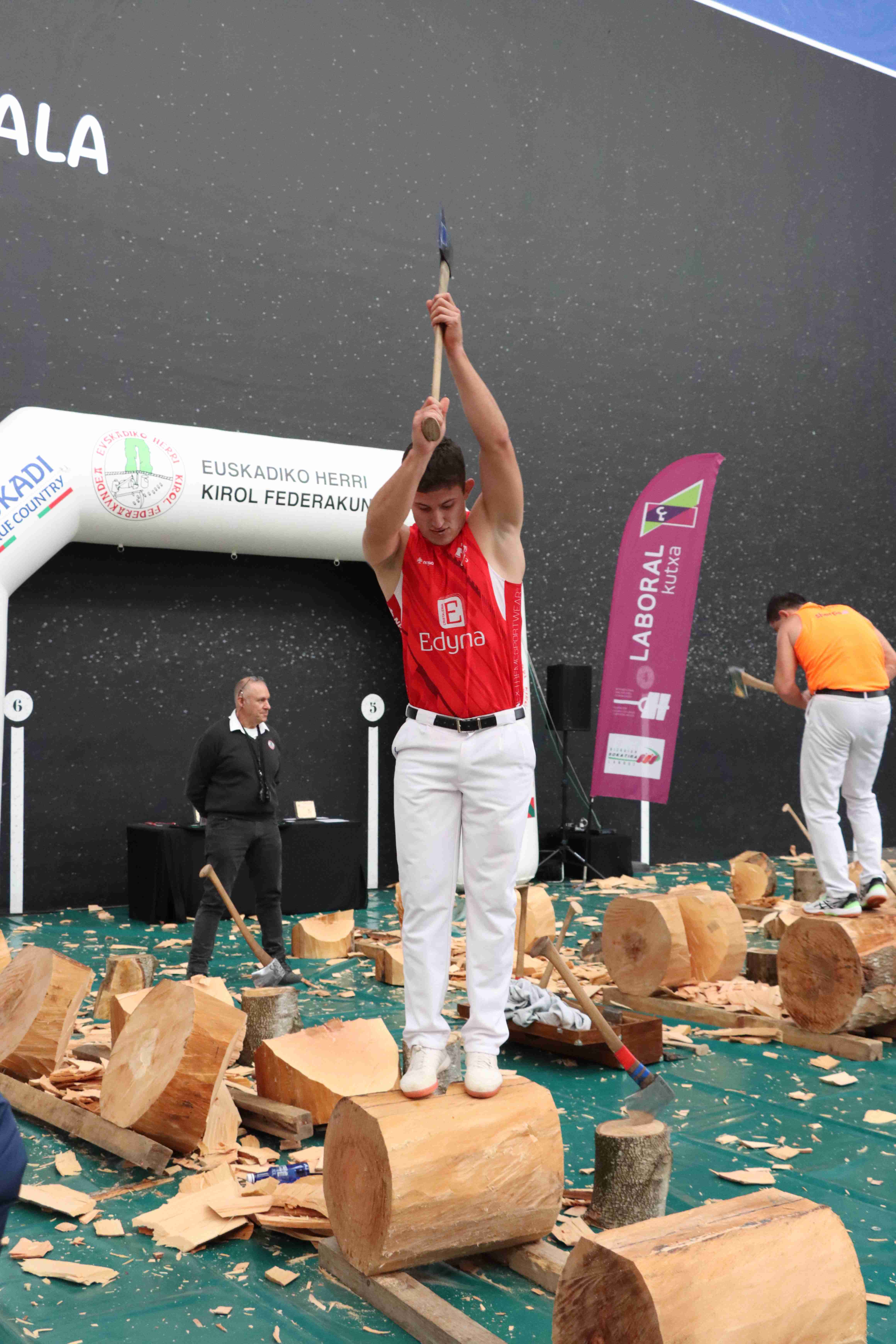 Arkaitz Etxebeste eta Negua | Aizkolari